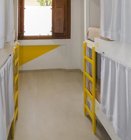 Guest house La Fabrica Urban Palmas 2*